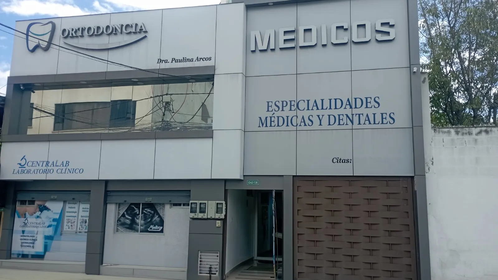 Fachada de Especialidades Médicas y Dentales Tumbaco